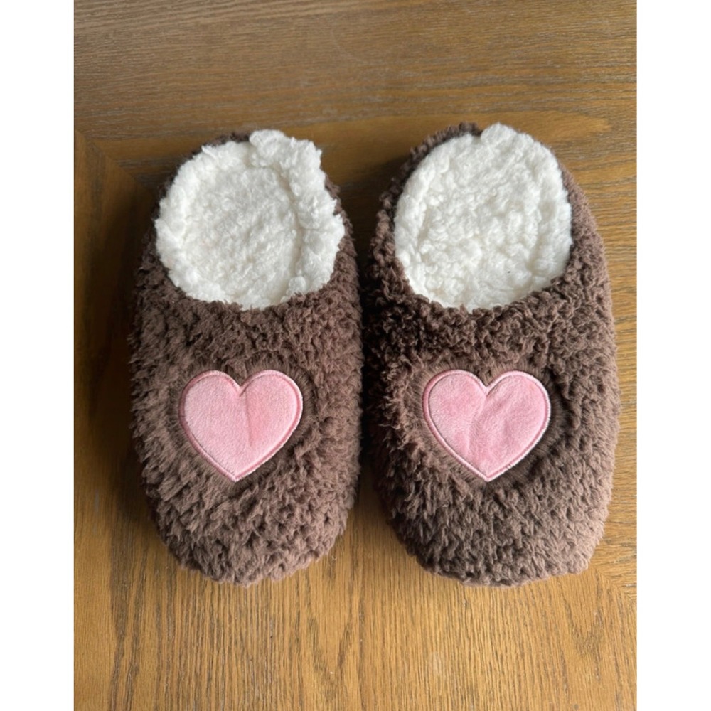 Wild Fable Brown Fuzzy Heart Slipper Socks Pink Heart Sherpa Lined S/M